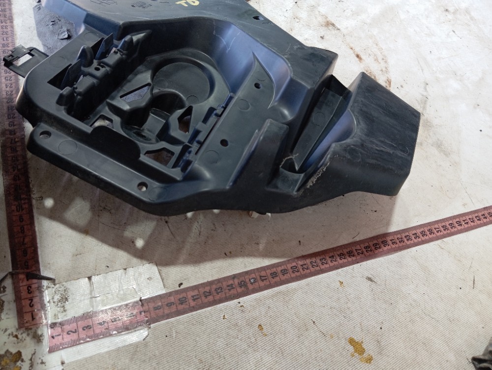 Guia Direito Parachoque Traseiro Volvo V40 T3 2013 2019 V652 7