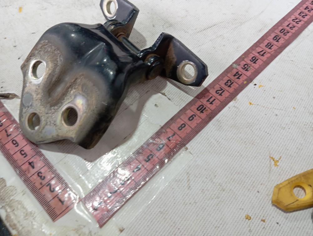 Dobradiça Porta Dianteira Direita Mitsubishi L200 2004 V638 7