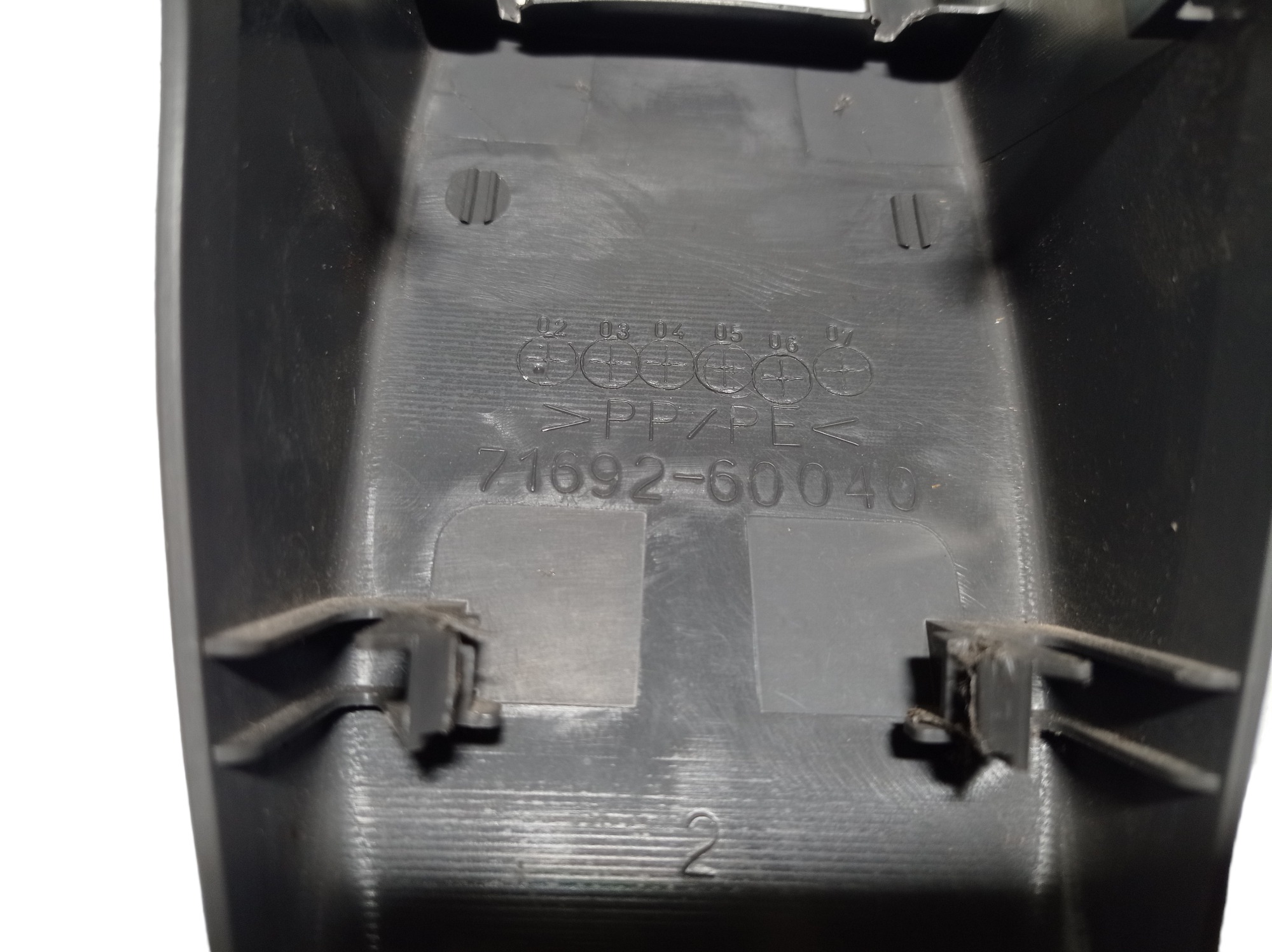 Acabamento Banco Traseiro Central Land Cruiser Prado 2004 9