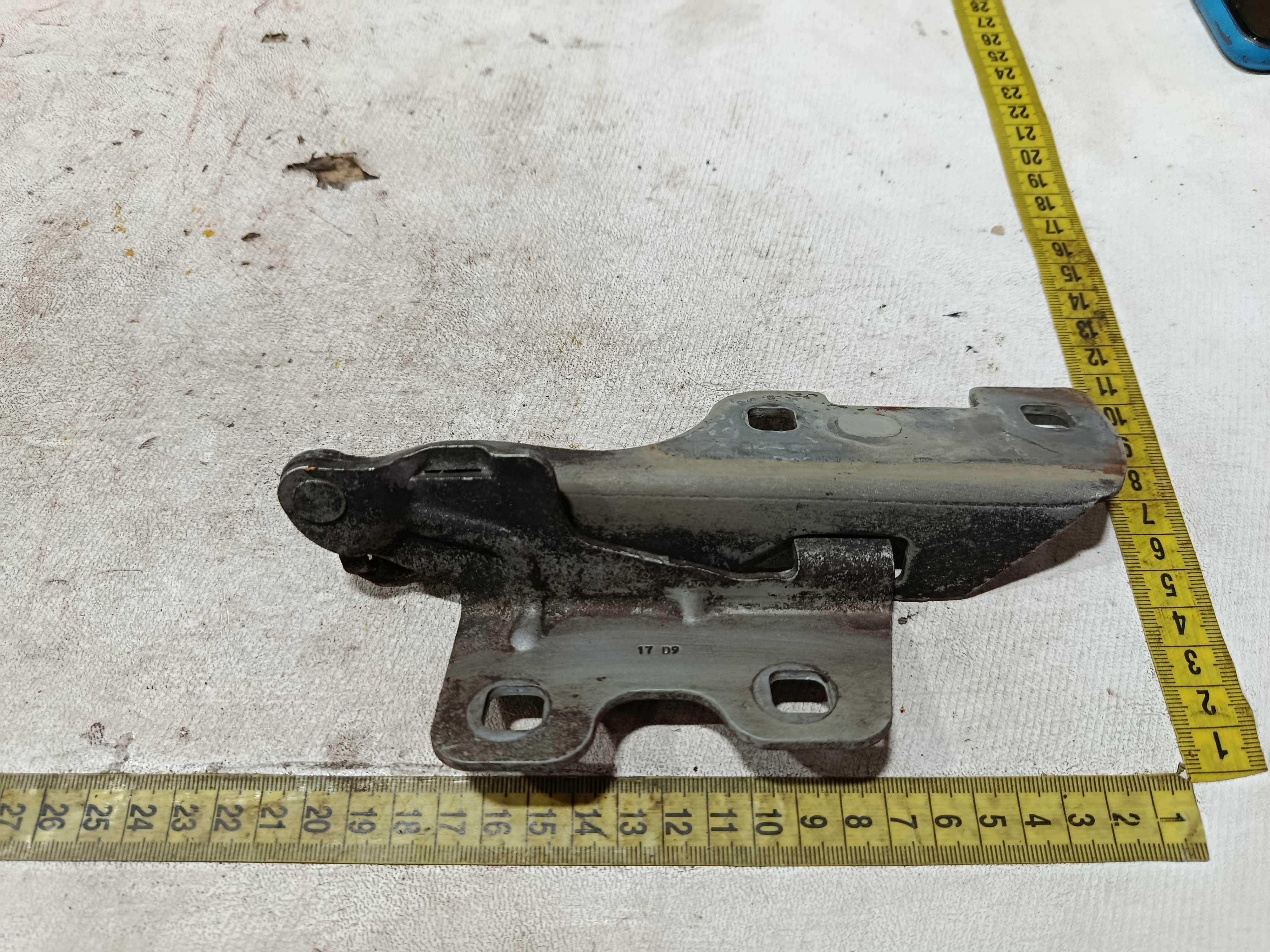 Dobradiça Direita Capô Renault Clio 2010