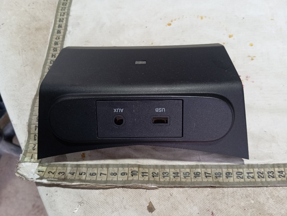 Entrada Usb Aux Ssangyong Xlv Dlx 2018 V612 7
