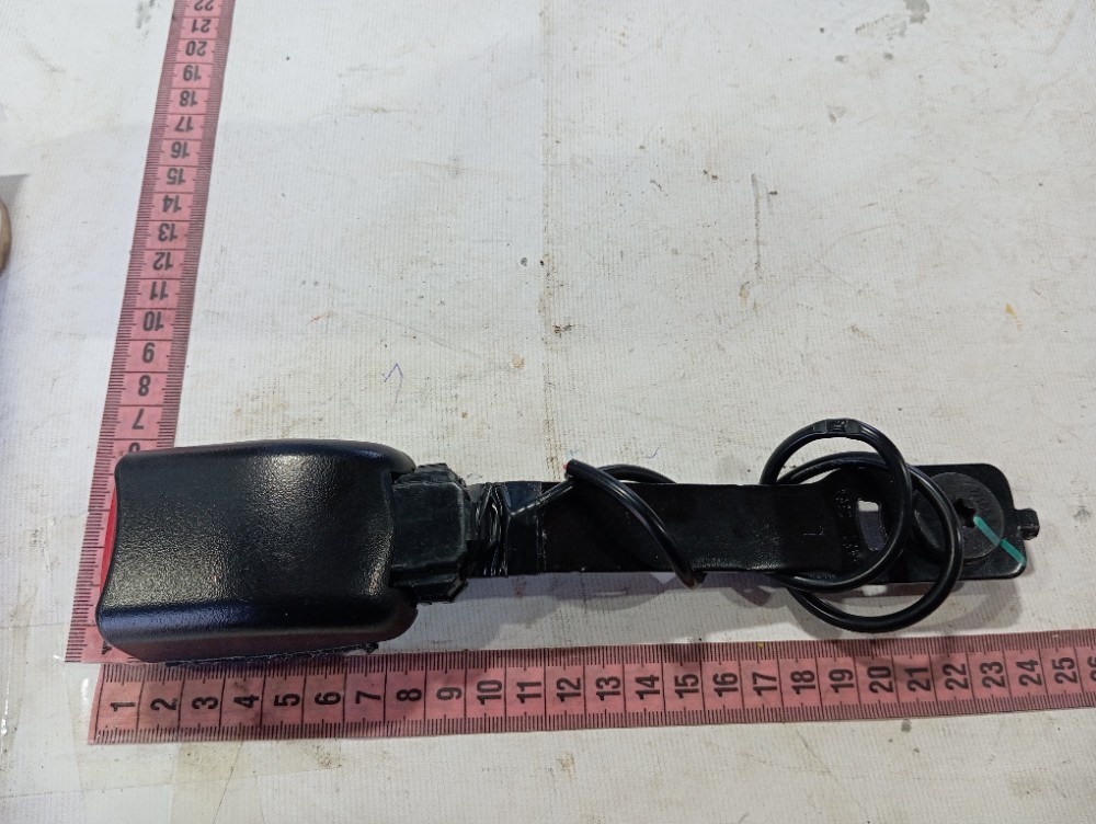 Engate dianteiro esquerdo BYD Dolphin EV GS 2024 V628 9