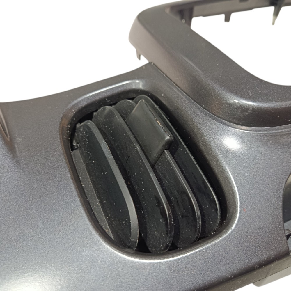 Moldura painel instrumentos Fiat Mobi 2018 9