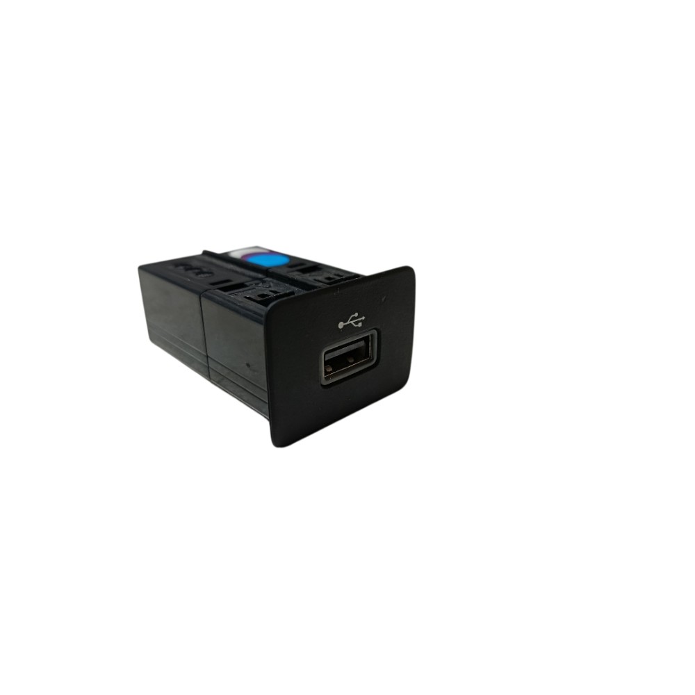 Entrada USB Renault Sandero 2017