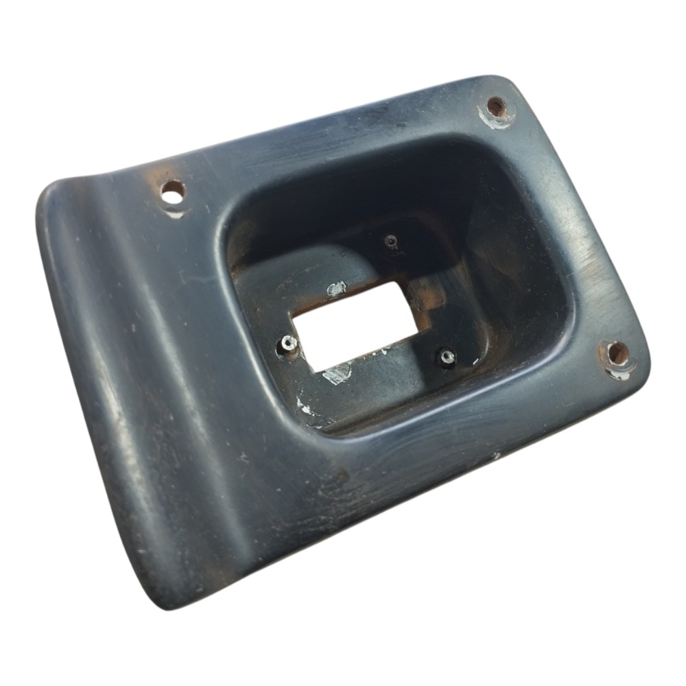 Suporte Lanterna Traseira Esquerda Troller T4 2011 V650 7