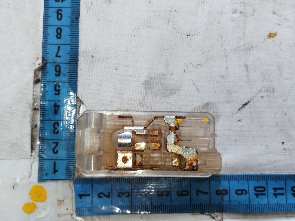 Luz Cortesia Esquerda Tampa Traseira Renault Zoe 2023 V639 8