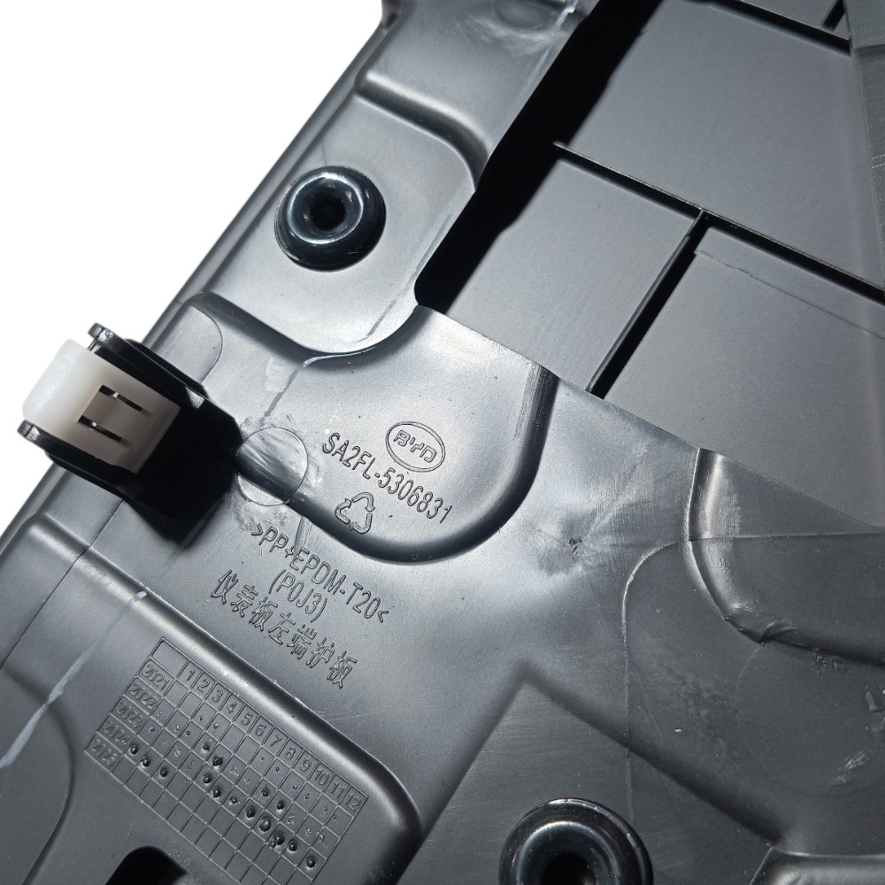 Acabamentos esquerdo painel Byd Song Pro 2024 V674 7