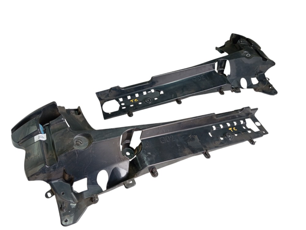 Guia Central Parachoque Traseiro Bmw X4 30i 2.0 2019 V350 4