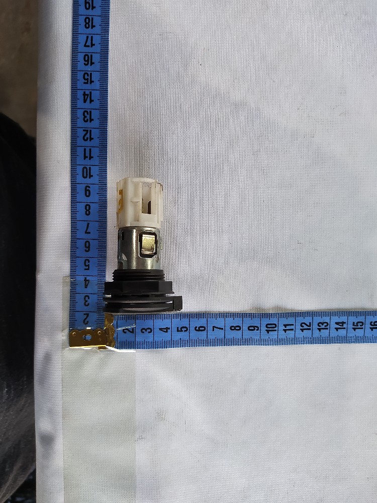 Tomada 12 Volts Porta Mala Esquerda Porsche Cayenne S 2003 7