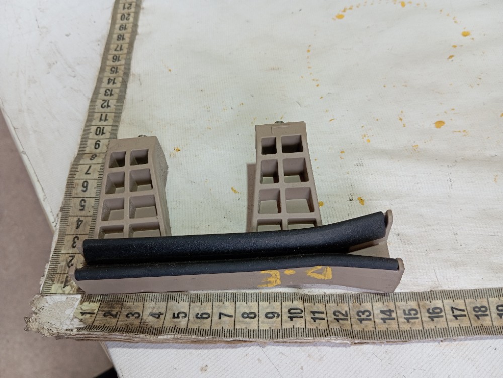 Guia Vidro Porta Dianteira Esquerda Hyundai Creta 2023 V609 7