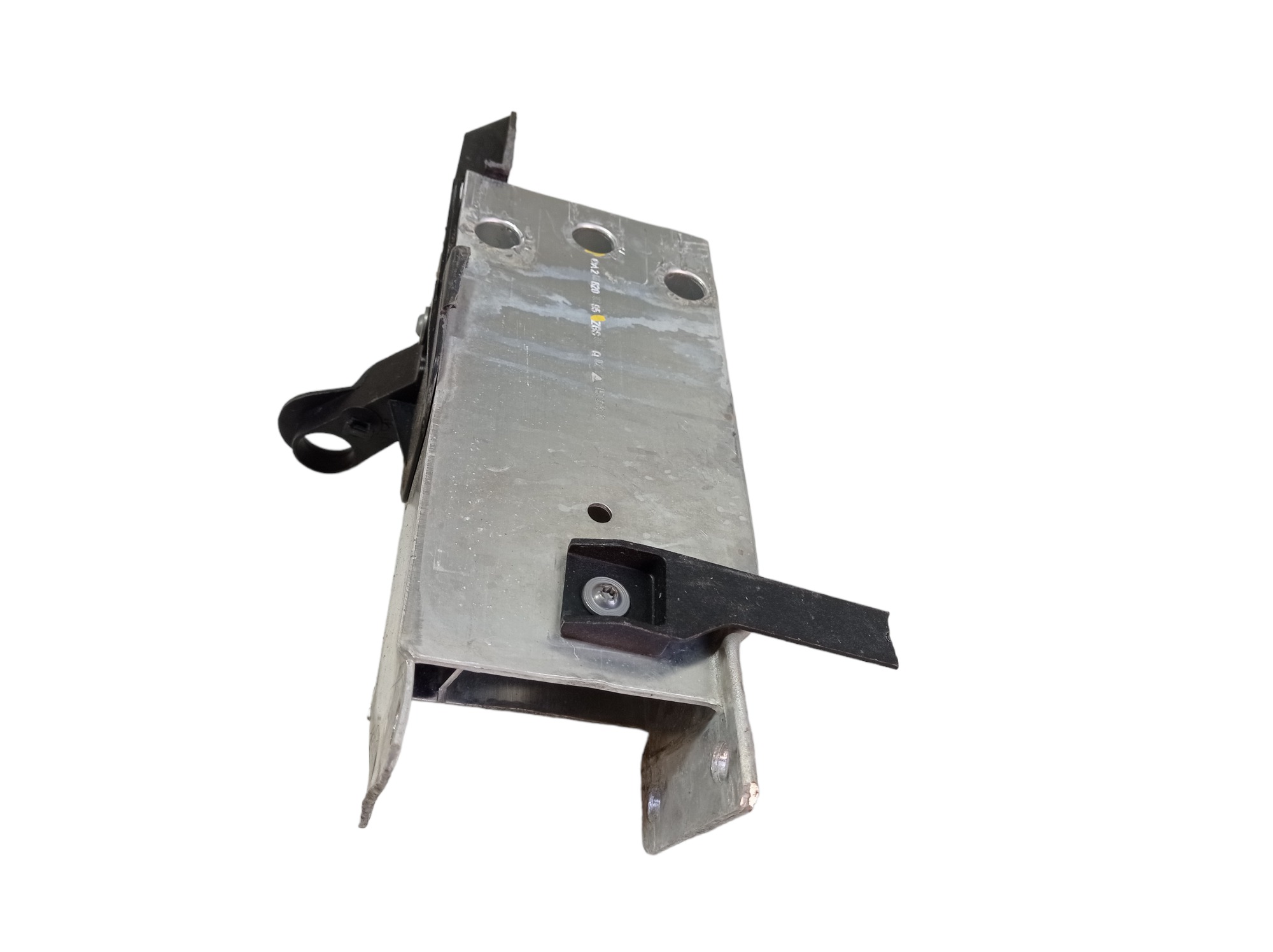 Suporte Esquerdo Para Choque Dianteiro Gla 200 2016 V568 1