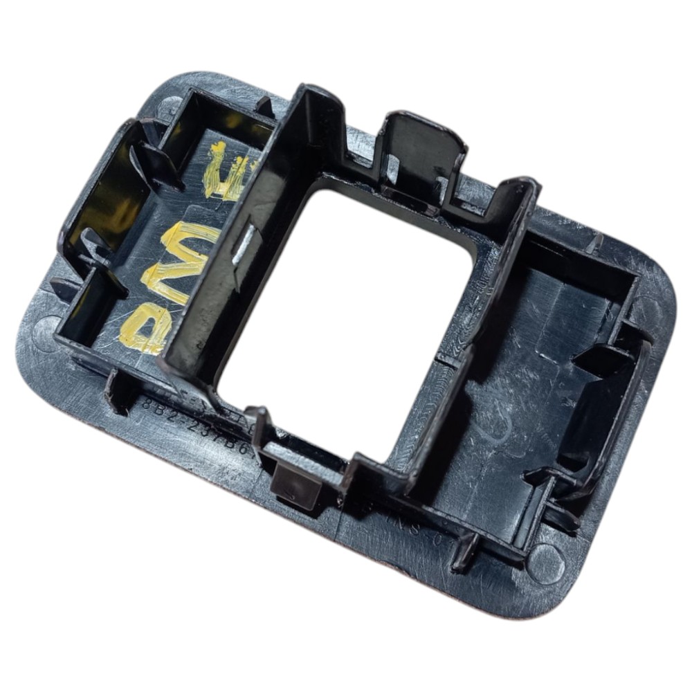 Moldura Botão Esquerdo Portamalas Rover Defender 21 22 V645 3