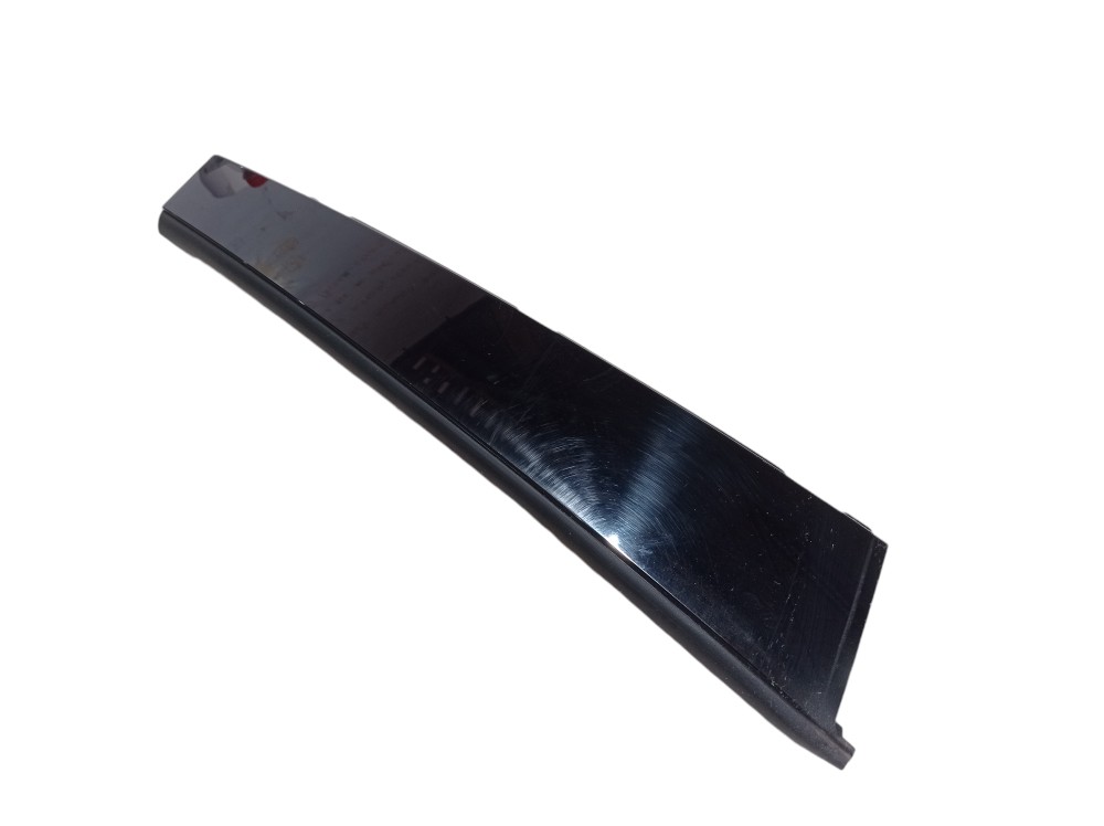 Moldura Coluna Traseira Esquerda Volvo Xc60 T5 2020 V606