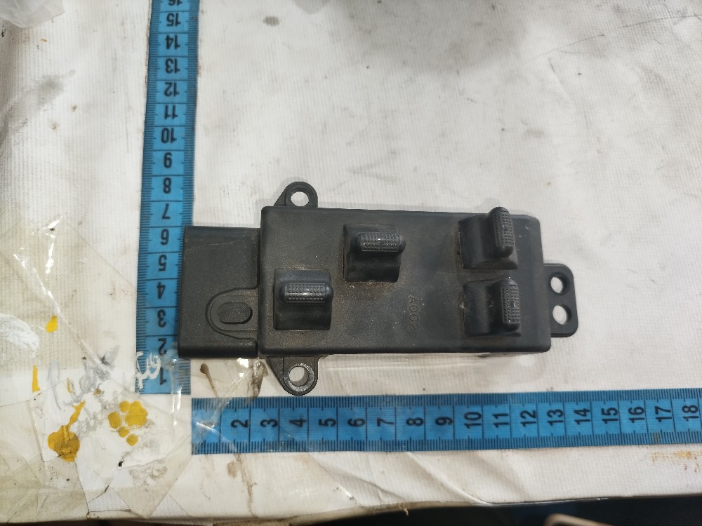 Botão Vidro Dianteiro Esquerdo Chrysler Grand Caravan V578 5