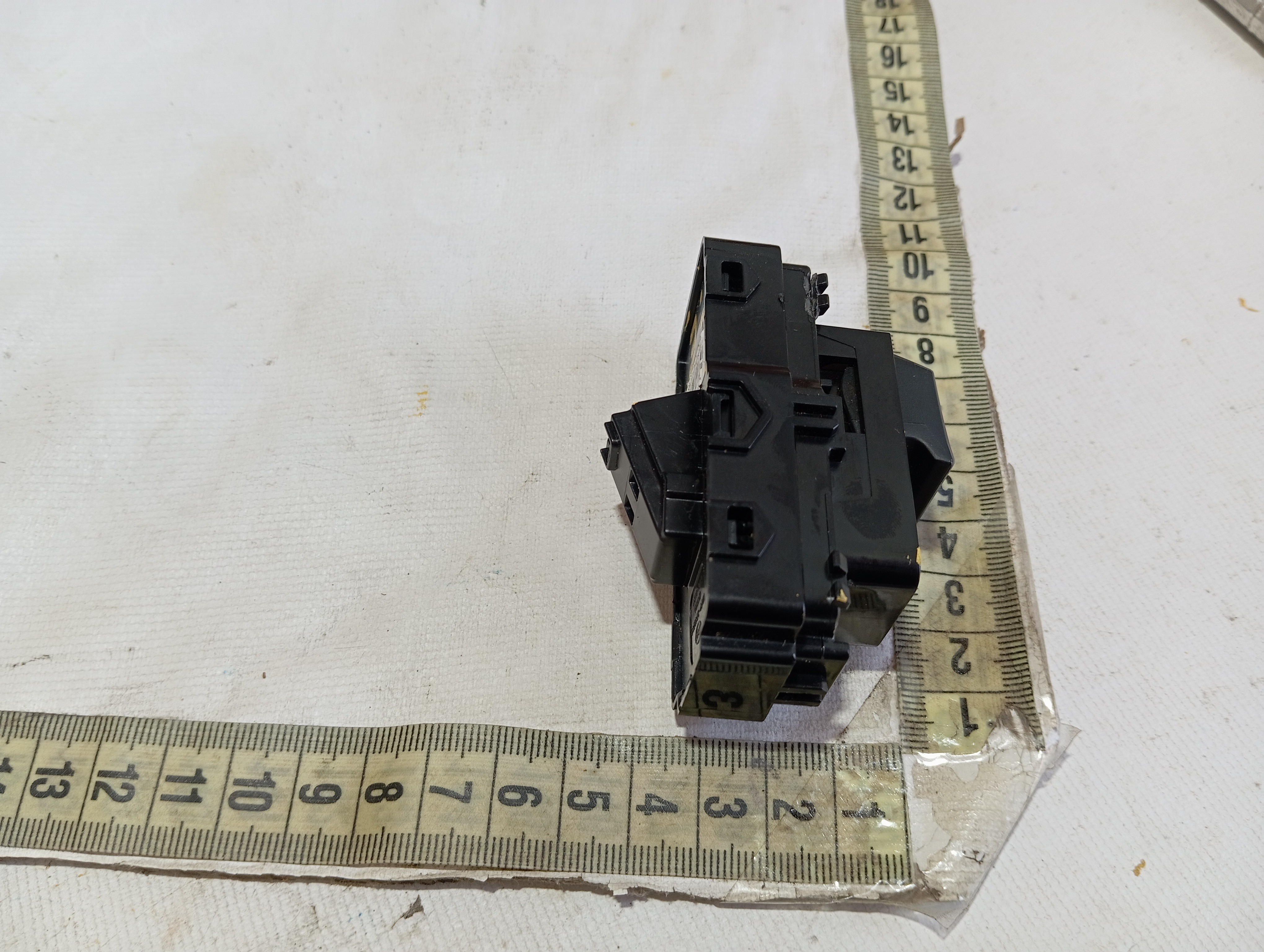 Botão Vidro Porta Traseira Esquerda Dolphin Gs 2024 25 V596 9