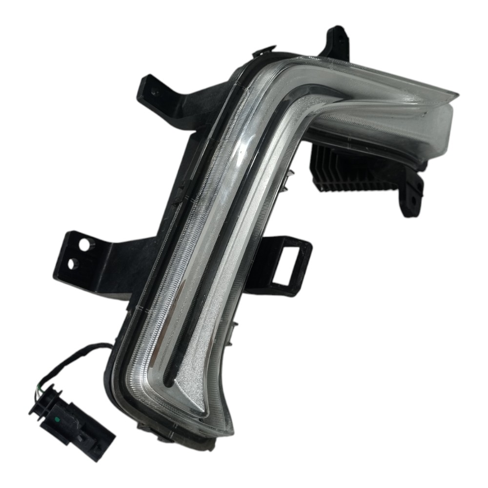 Farol Milha Dianteiro Direito Chevrolet Tracker 2020 25 V627 1