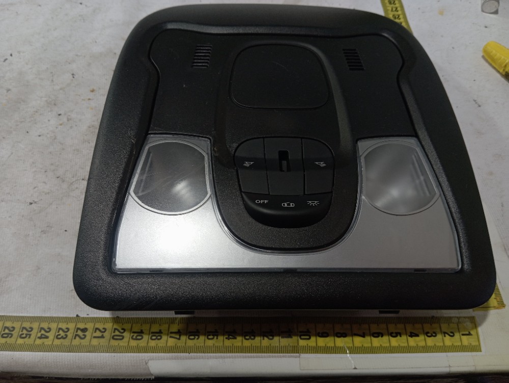 Luz Cortesia Teto Ram Rampage 2023 2025 V659 7