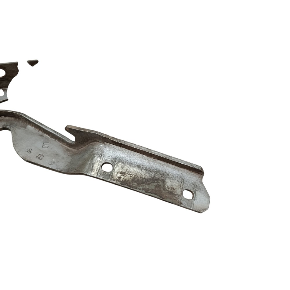 Dobradiça direita capô Fiat Palio 2010