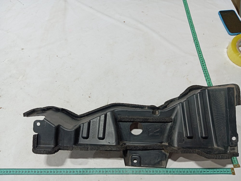 Defletor direito radiador Byd Song Pro 2025 V669 9