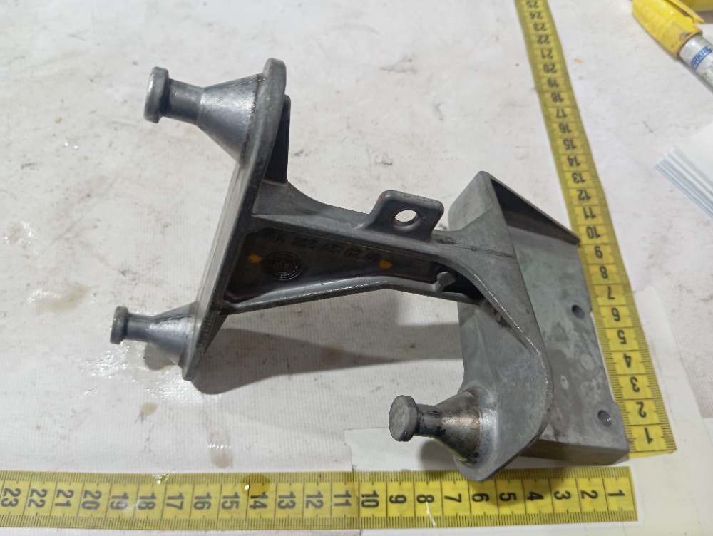 Suporte Módulo Abs Mercedes C180 2002 2007 V661 8