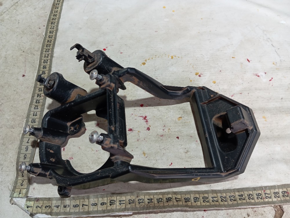 Suporte Farol Milha Direito Lexus Rx500hf 2023 V619 9