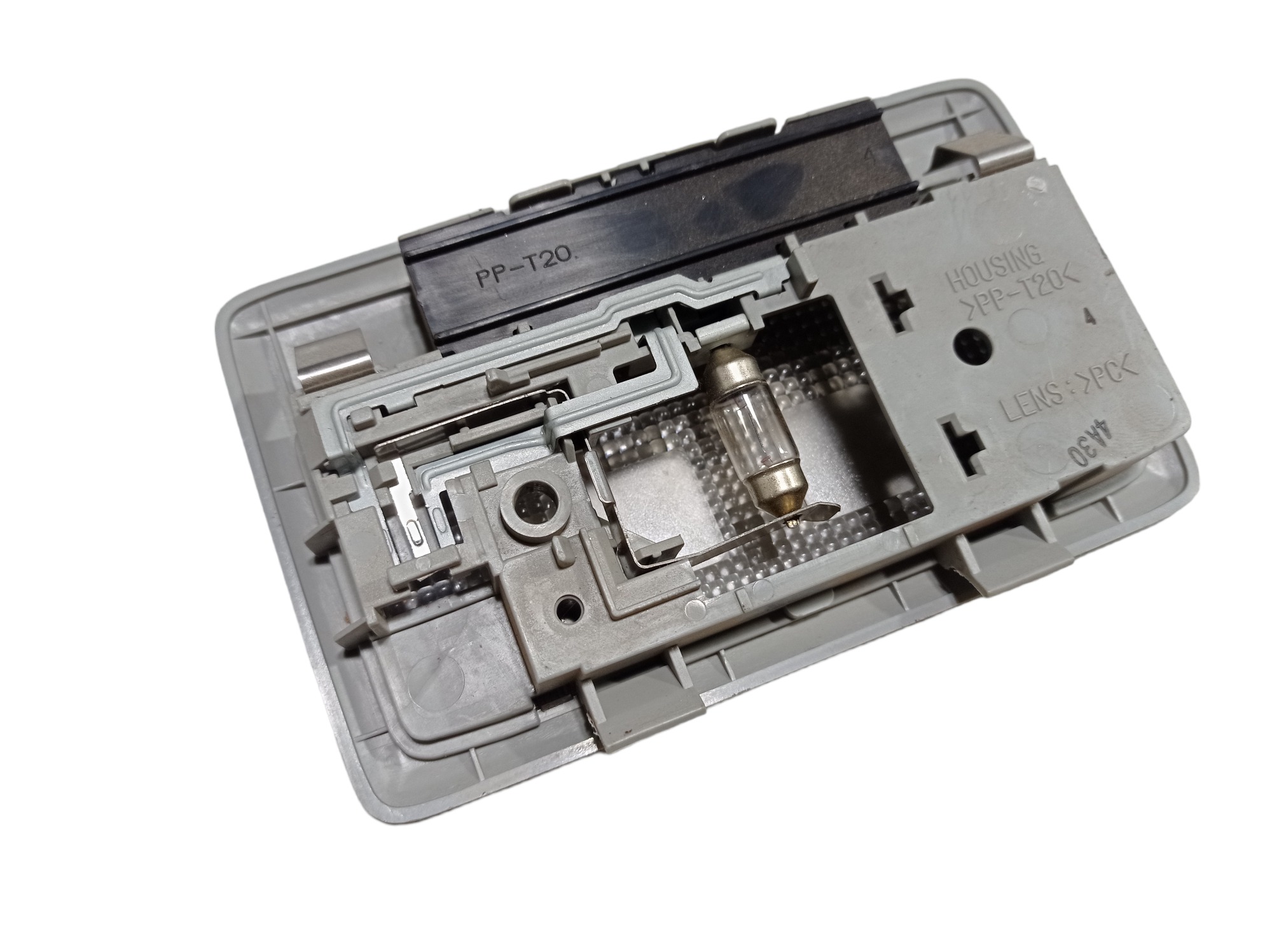Luz Cortesia Traseira Suzuki Grand Vitara 2012 2015 V570 2