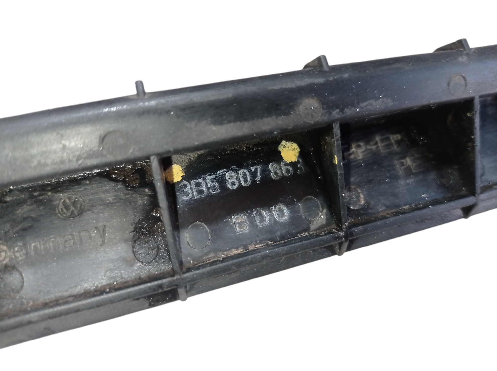 Guia Superior Parachoque Traseiro Vw Passat Alemão 2004 9