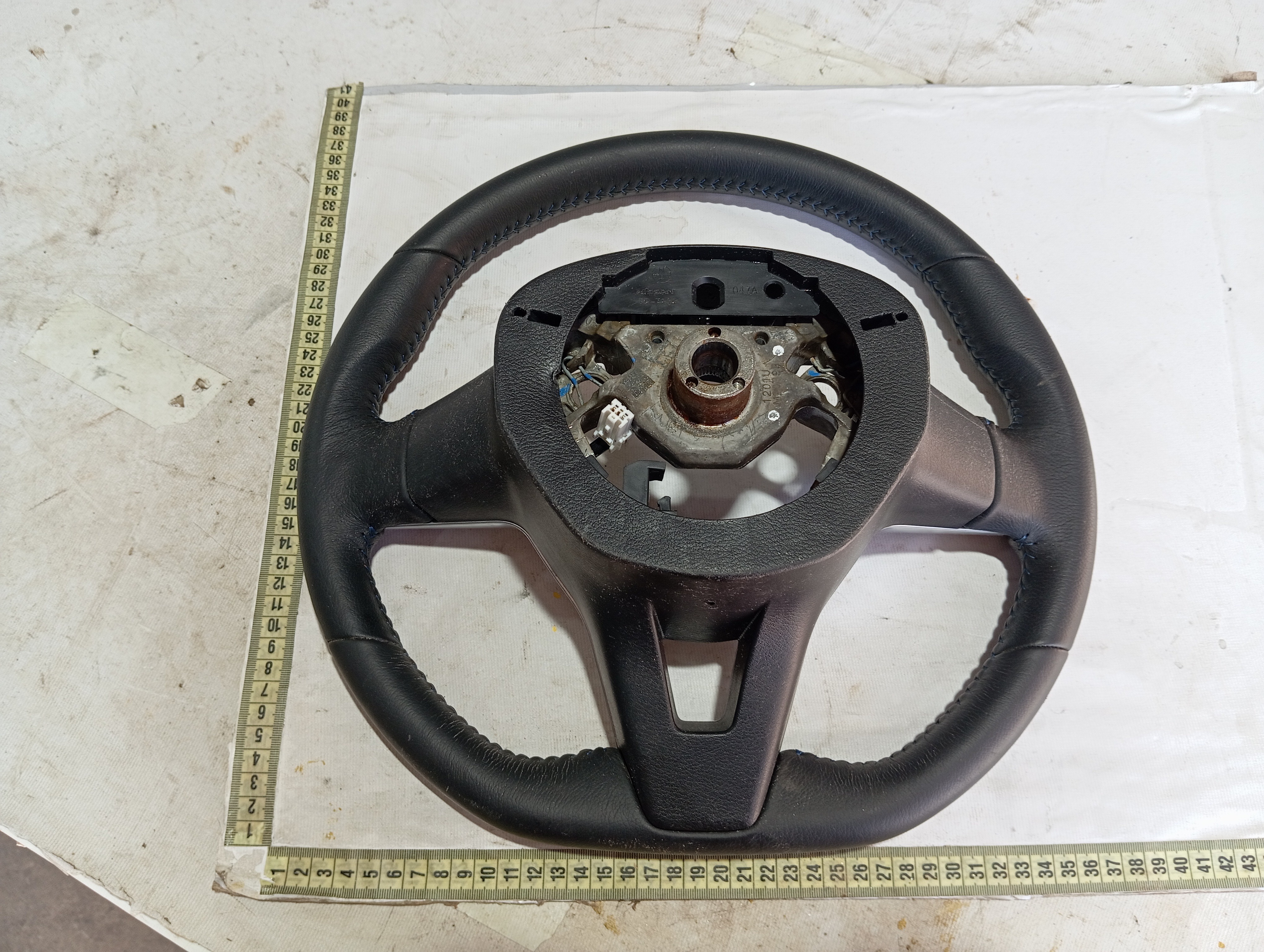 Volante Motorista Nissan Leaf 2022 V589 Preto 9