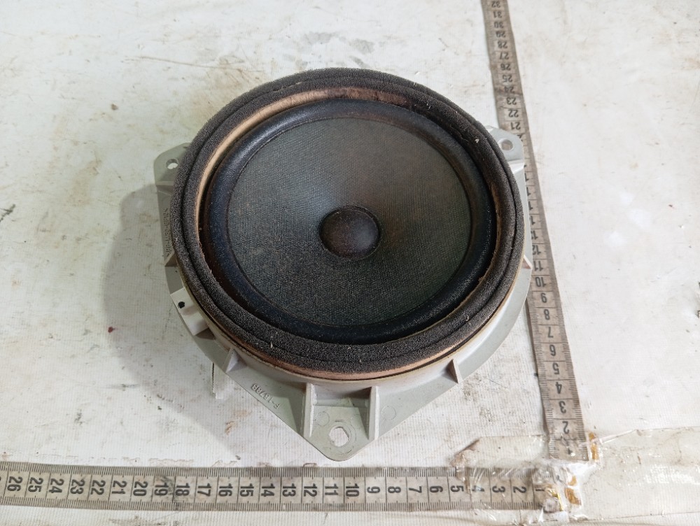 Alto Falante Porta Tras Esquerda Cruiser Prado 2005 V620 9
