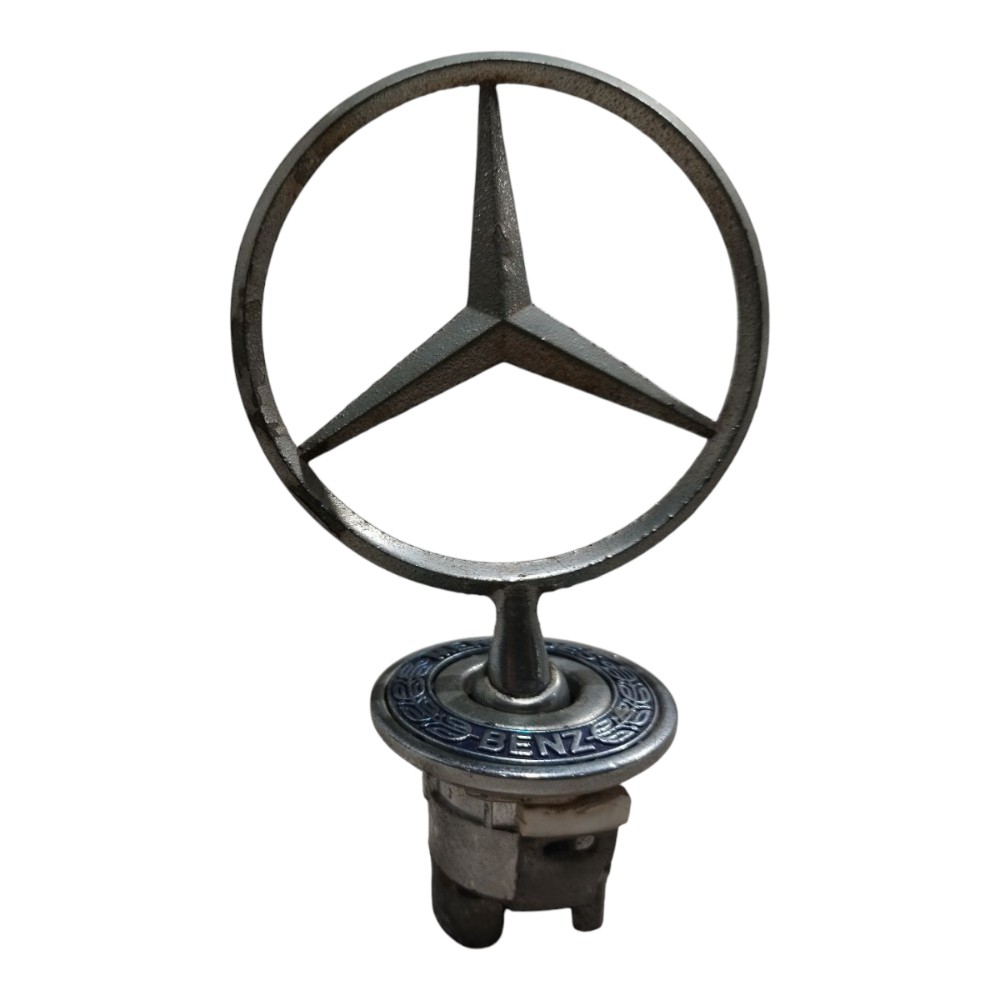Emblema Dianteiro Com Suporte Mercedes C180 2002 2007 V661 2