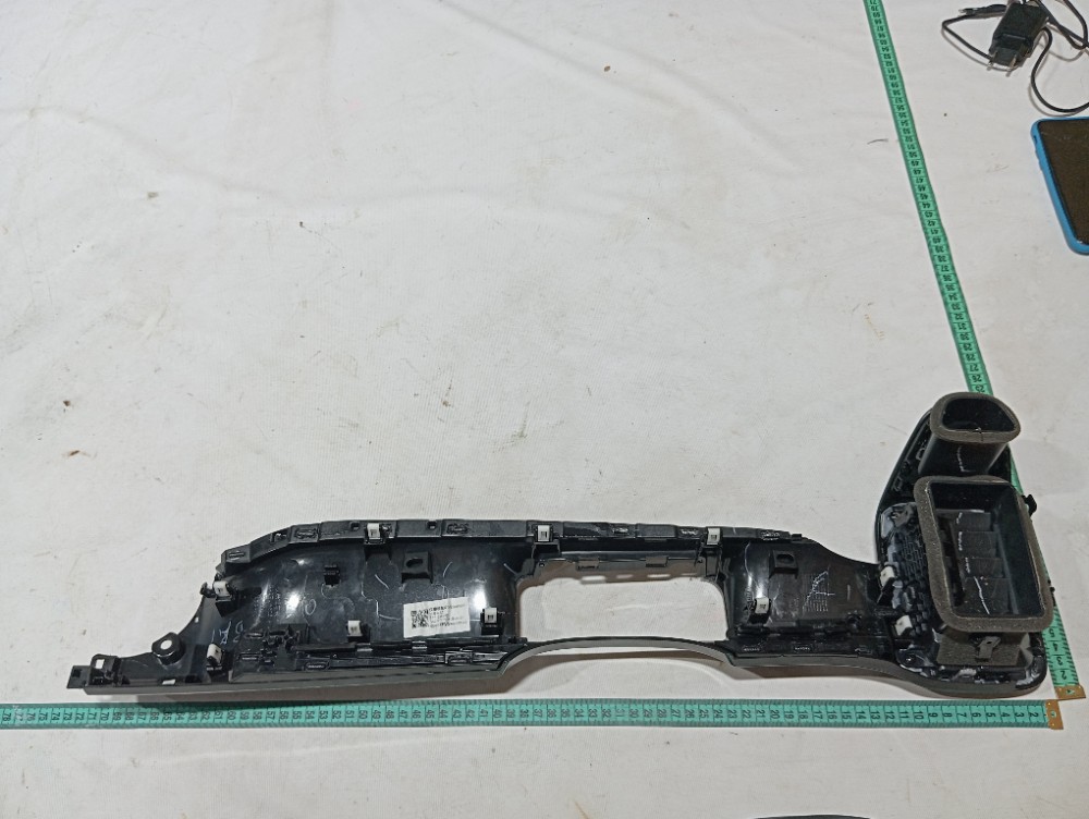 Moldura difusor esquerda painel Byd Song Pro 2025 V669 9