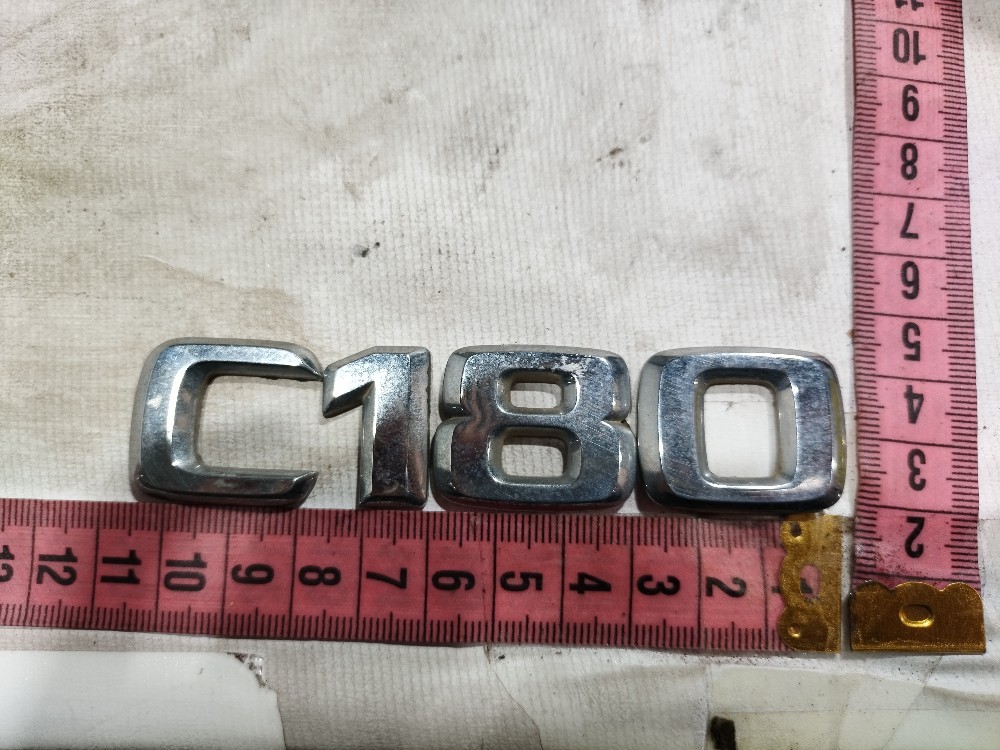 Emblema Traseiro Mercedes C180 2002 2007 V661 Prata 4