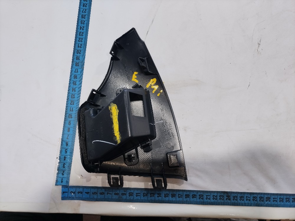 Acabamento Esquerdo Painel Nissan Leaf 2023 V632 10