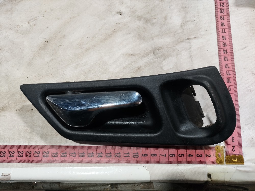 Maçaneta Inter Traseira Direita Mercedes C180 2002 2007 V661 Preta Traseira 4