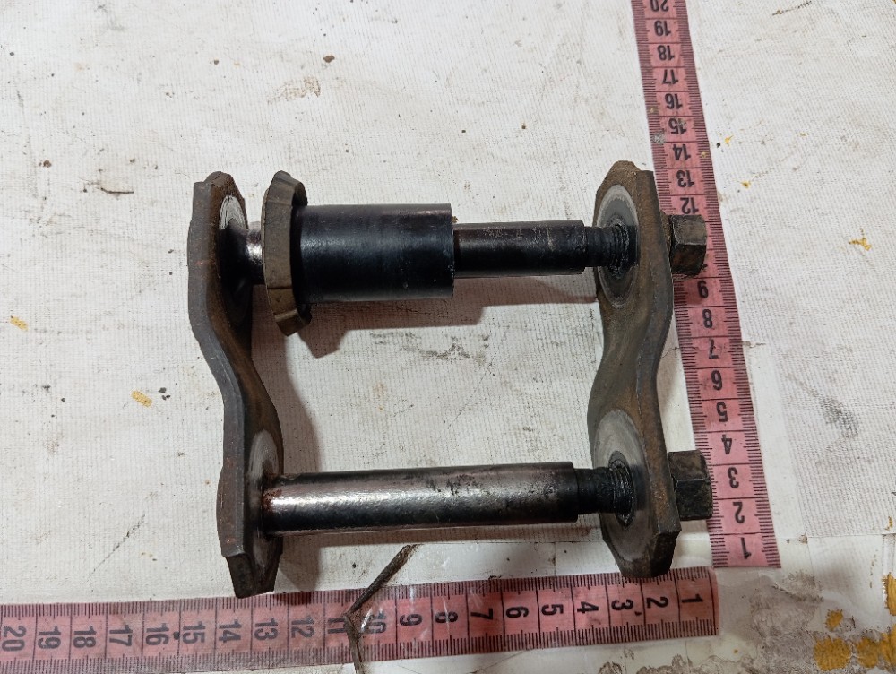 Suporte feixo mola Mitsubishi L200 Sport 2004 a 07 V638 8