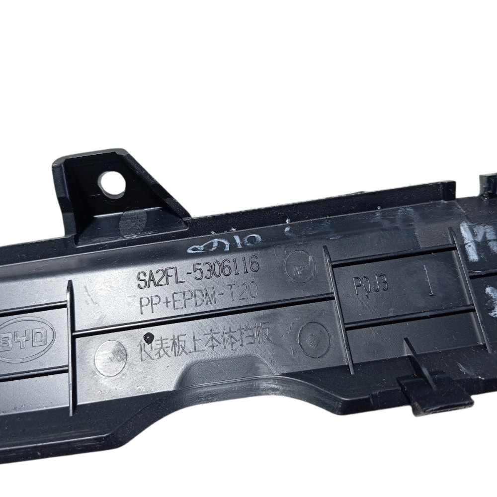 Moldura Esquerda Central Painel Byd Song Pro 2024 V674 6
