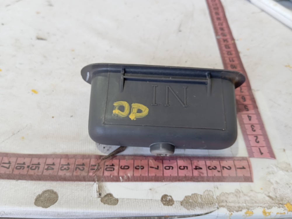 Puxador Forro Porta Diant Direita Mitsubishi L200 2004 V638 7
