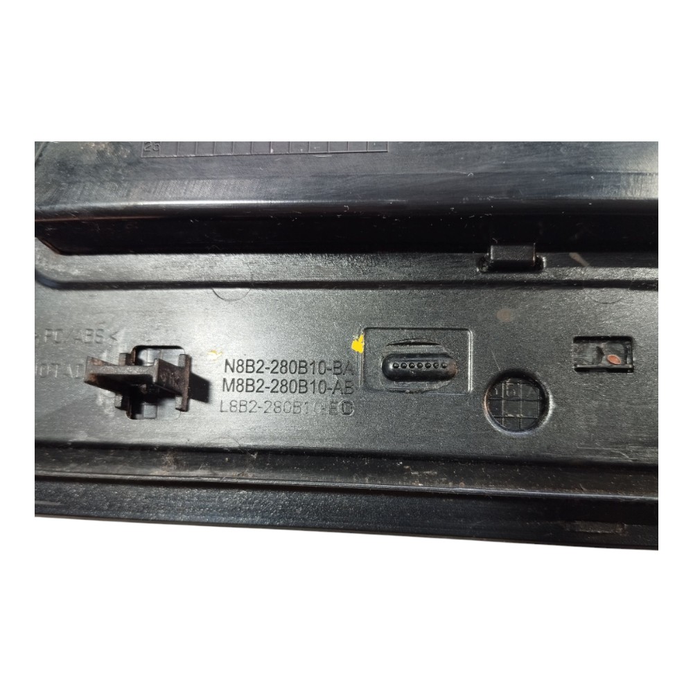 Grade Paralama Direito Land Rover Defender 2022 V645 8