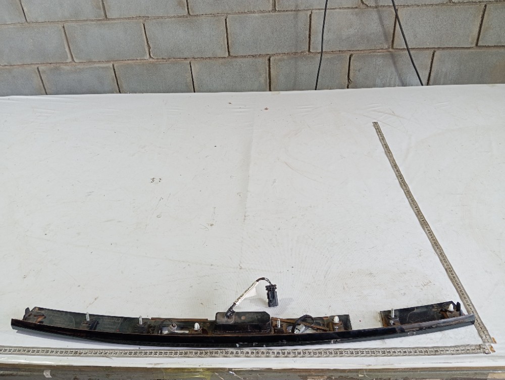 Aplique Tampa Traseira Land Rover Discovery 2015 2018 V321 9