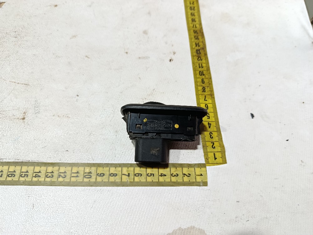 Botão vidro porta dianteira direita Ford Ka 2017 8