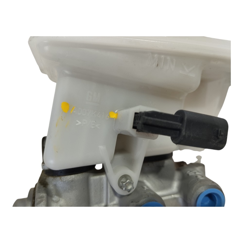 Cilindro Mestre Reservatório Gm Tracker Ecotec 2022 V627 7