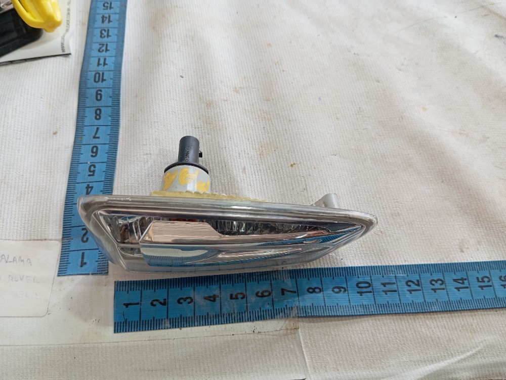 Luz Paralama Direito Gm Tracker 2020 2025 V627 7