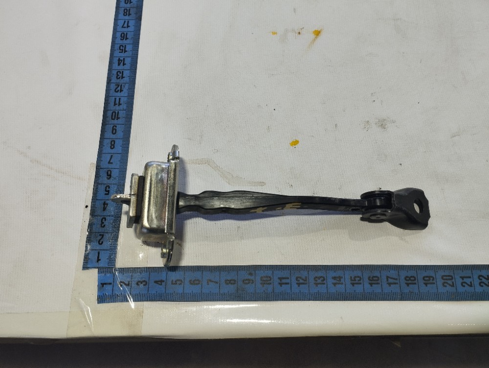 Limitador Porta Traseira Esquerda Nissan Leaf 2023 V632 9