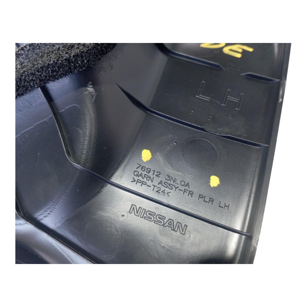 Acabamento Coluna Dianteira Esquerda Nissan Leaf 2023 V632 8