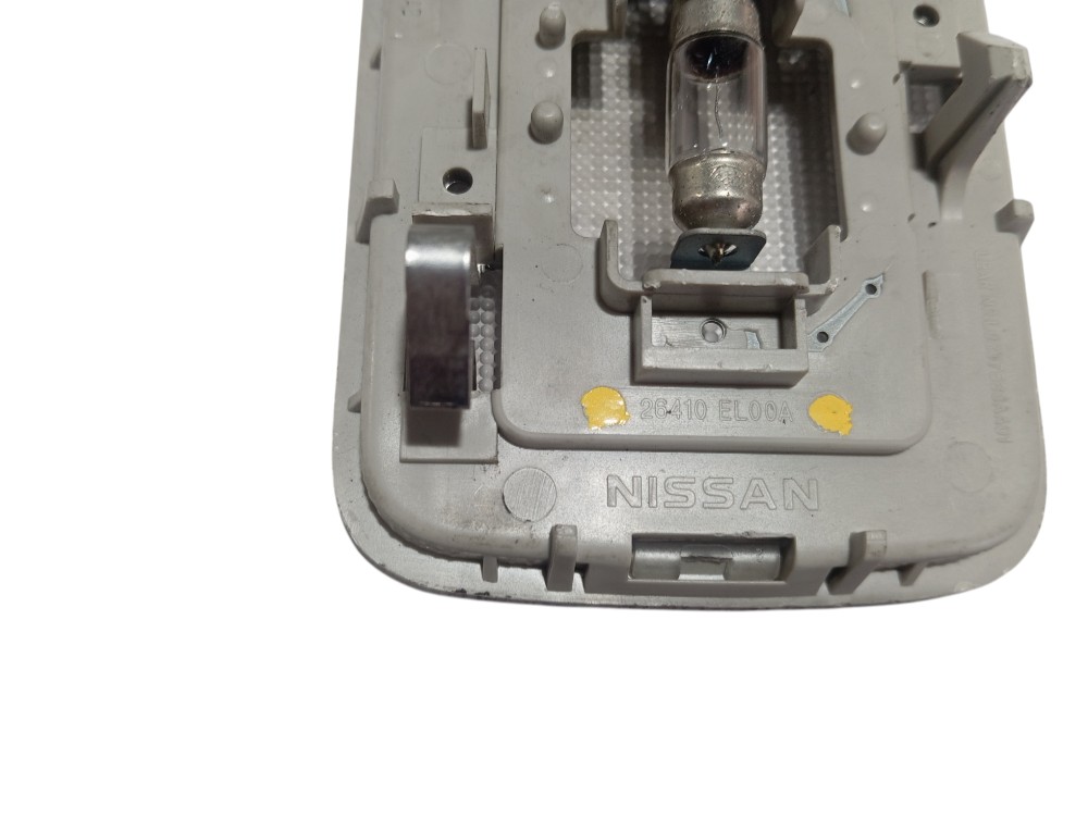 Luz Cortesia Nissan Versa 2014 V131 9