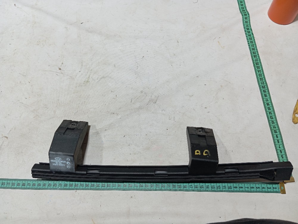 Canaleta vidro porta dianteira direita Byd Song Pro 25 V669 9