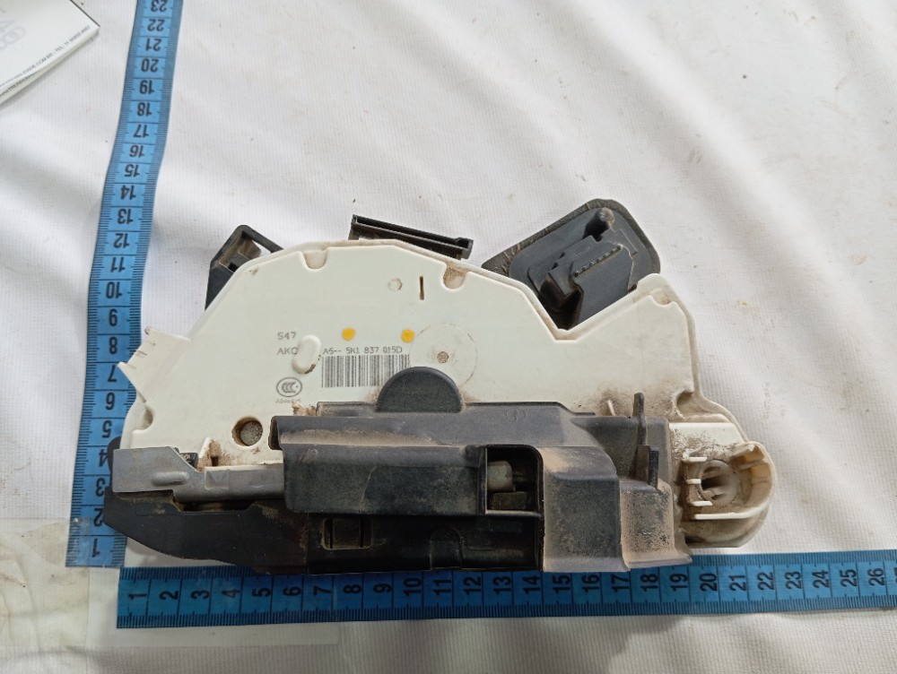 Fechadura Porta Dianteira Esquerda Vw Golf Highline 14 V626 8