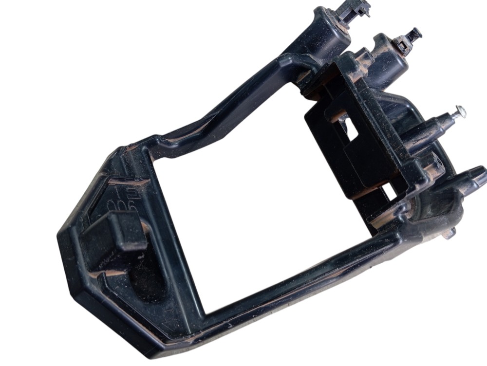 Suporte Farol Milha Esquerdo Lexus Rx500hf 2023 V619 4