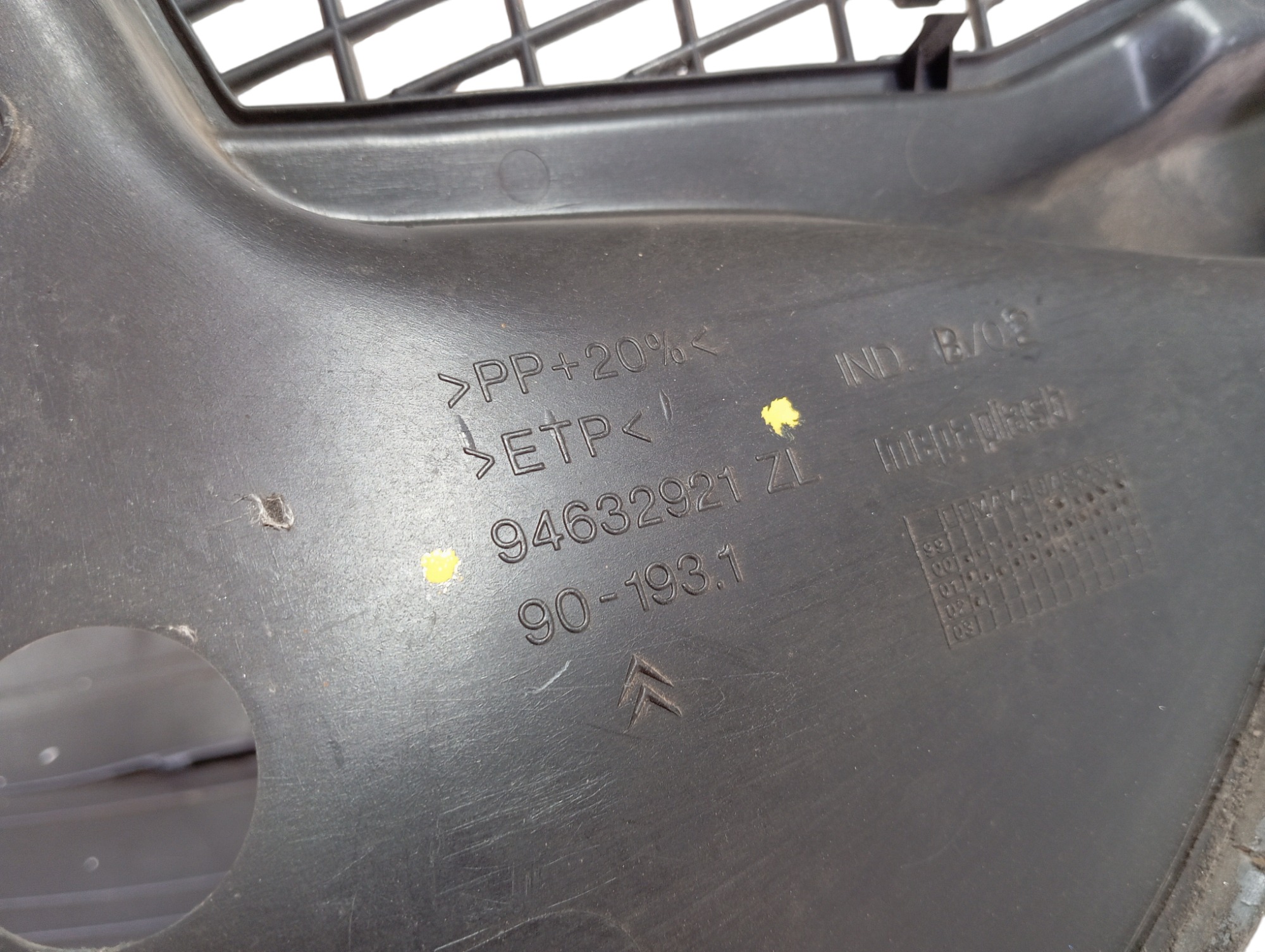 Grade Churrasqueira Citroen Xsara Picasso 2002 V286 9