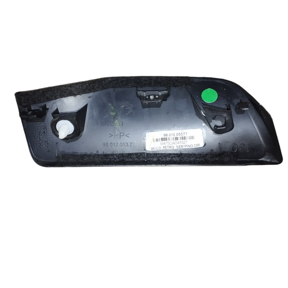 Moldura Interna Dianteira Direita  Peugeot 208 2015 A  2018